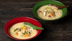 鶏肉とアサリのアーモンドミルク味噌汁